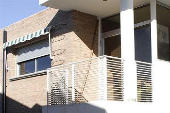 Imagen de los exteriores del Hotel Nuna Ayni Departamentos. Foto 12