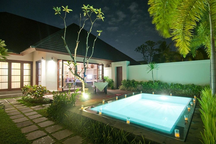 Imagen de la piscina del Hotel Nunia Boutique Villas. Foto 10
