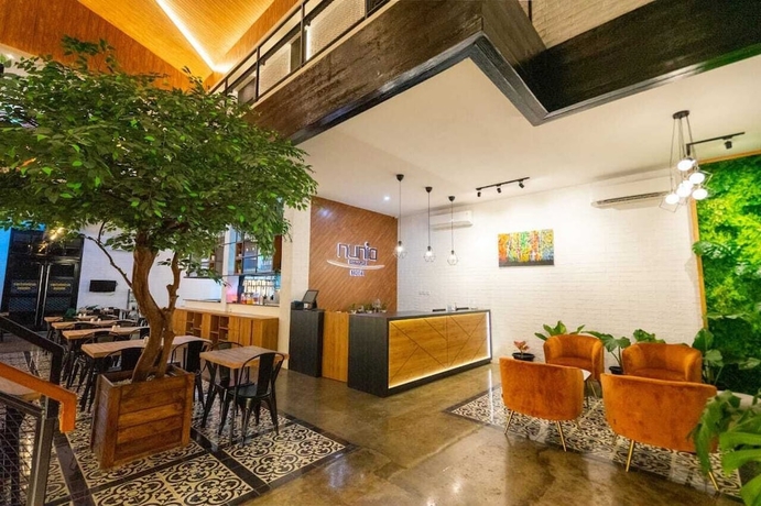 Imagen de los interiores del Hotel Nunia Tamansari. Foto 9