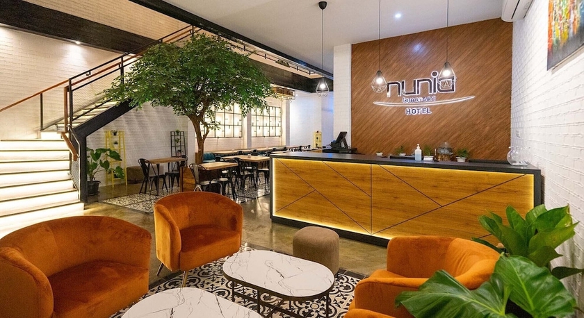 Imagen de los interiores del Hotel Nunia Tamansari. Foto 10