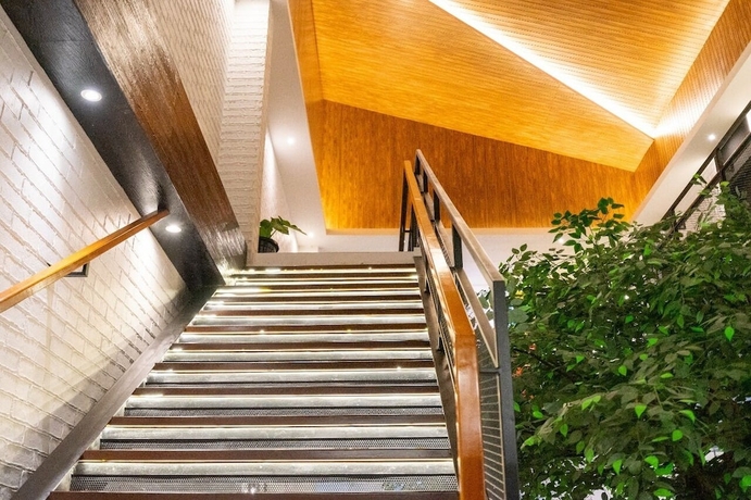 Imagen del bar/restaurante del Hotel Nunia Tamansari. Foto 3