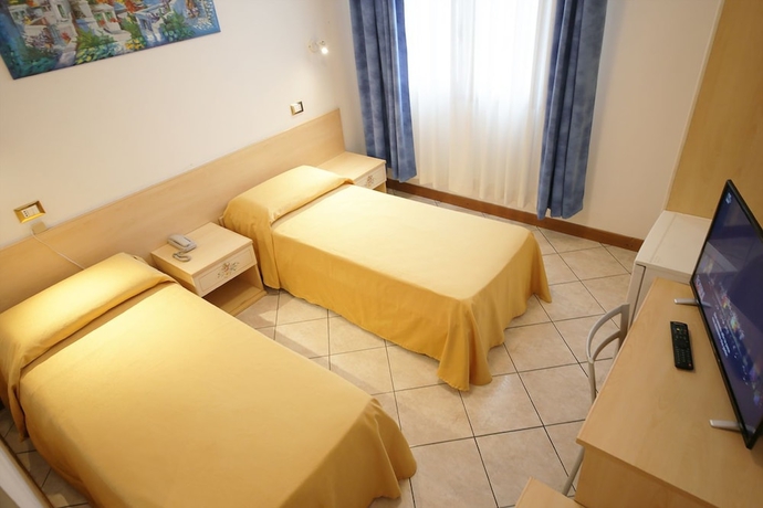 Imagen de la habitación del Hotel Nuova Aurora Venice. Foto 10