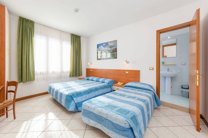 Imagen de la habitación del Hotel Nuova Aurora Venice. Foto 11