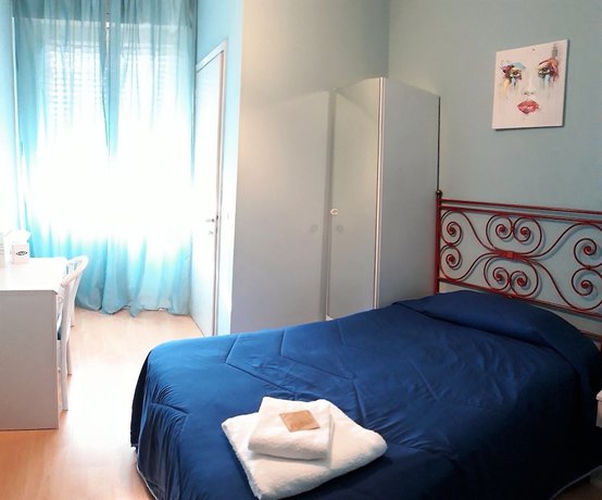 Imagen de la habitación del Hotel Nuova Italia. Foto 5