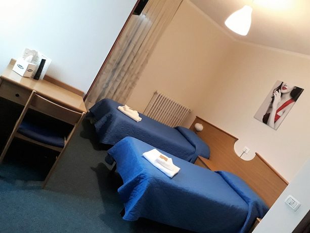 Imagen de la habitación del Hotel Nuova Italia. Foto 9