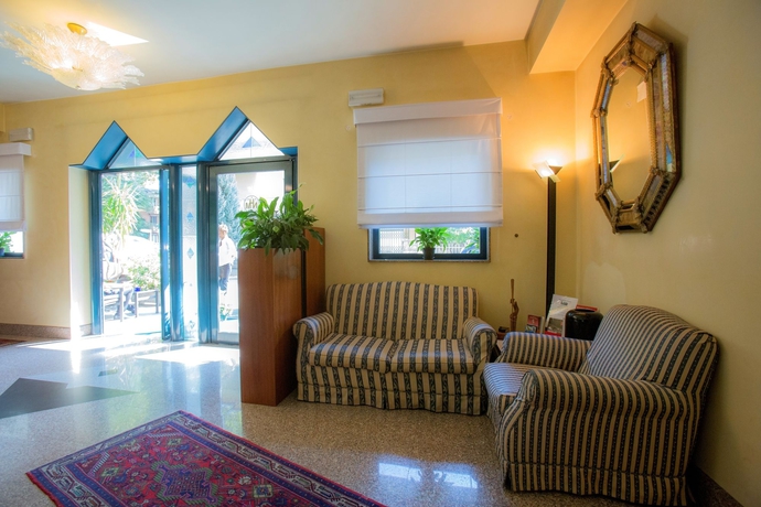 Imagen de los interiores del Hotel Nuova Mestre. Foto 8