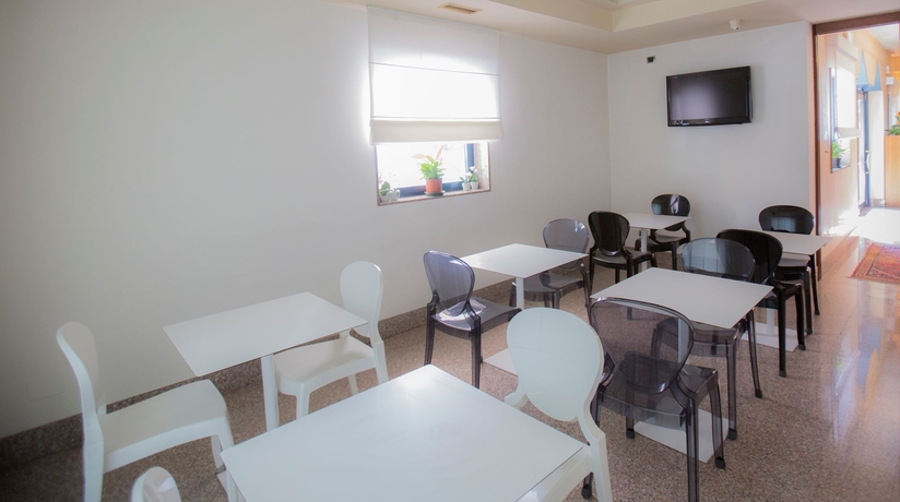Imagen de los interiores del Hotel Nuova Mestre. Foto 9