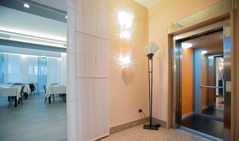 Imagen de los interiores del Hotel Nuova Mestre. Foto 11