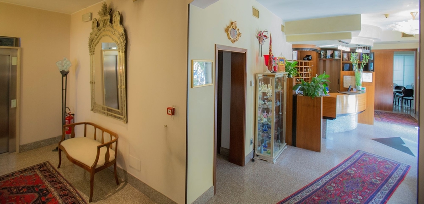 Imagen de los interiores del Hotel Nuova Mestre. Foto 12