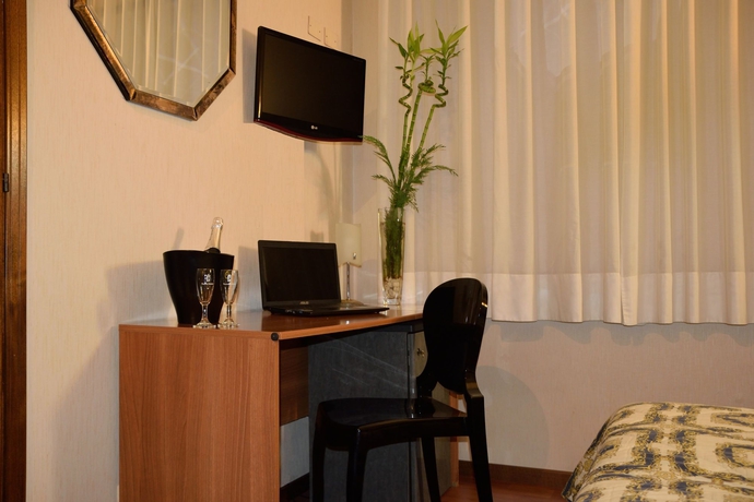 Imagen de los interiores del Hotel Nuova Mestre. Foto 13