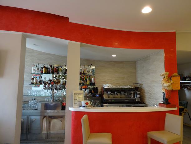 Imagen del bar/restaurante del Hotel Nuova Orchidea, Dresano. Foto 11