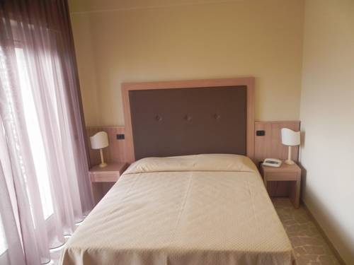 Imagen de la habitación del Hotel Nuova Sabrina. Foto 10
