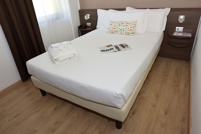 Imagen de la habitación del Hotel Nuovo Albergo Italia. Foto 16