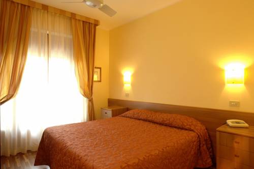Imagen de la habitación del Hotel Nuovo Bristol. Foto 11