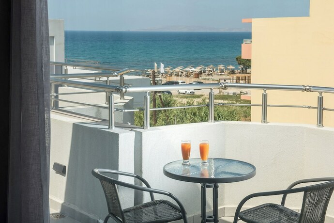 Imagen general del Hotel Nuovo Crete by Sea. Foto 3
