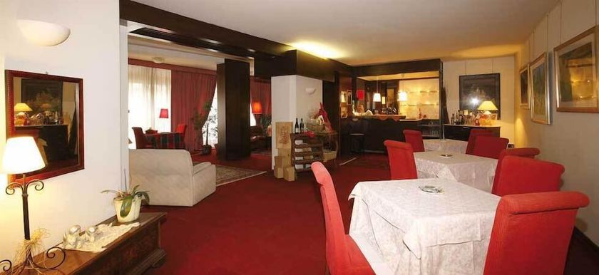 Imagen del bar/restaurante del Hotel Nuovo De Cesero. Foto 3