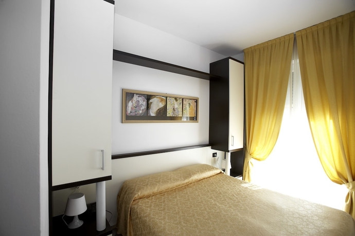 Imagen de la habitación del Hotel Nuovo Metrò. Foto 11