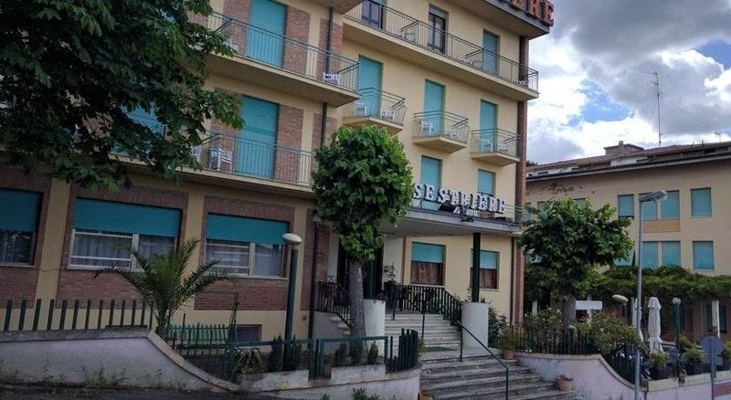 Imagen de los exteriores del Hotel Nuovo Sestriere. Foto 11