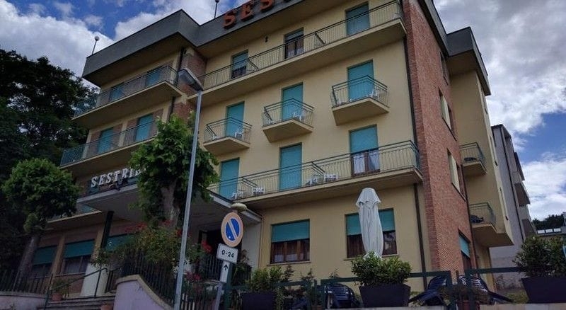 Imagen de los exteriores del Hotel Nuovo Sestriere. Foto 13