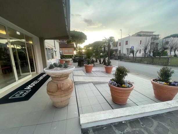 Imagen general del Hotel Nuovo hotel ANTHISA. Foto 19