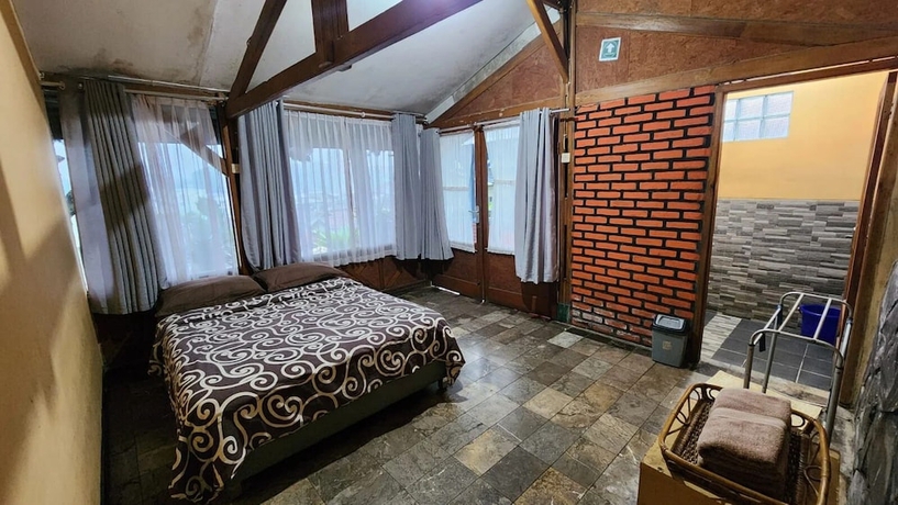 Imagen de la habitación del Hotel Nur Alam. Foto 7