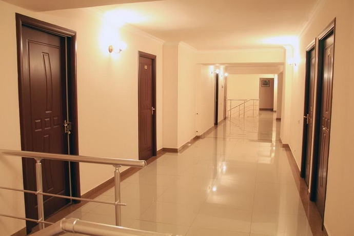 Imagen de los interiores del Hotel Nur. Foto 18