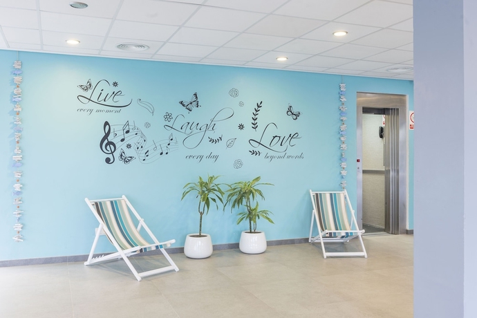 Imagen de los interiores del Hotel Nura Boreal. Foto 10