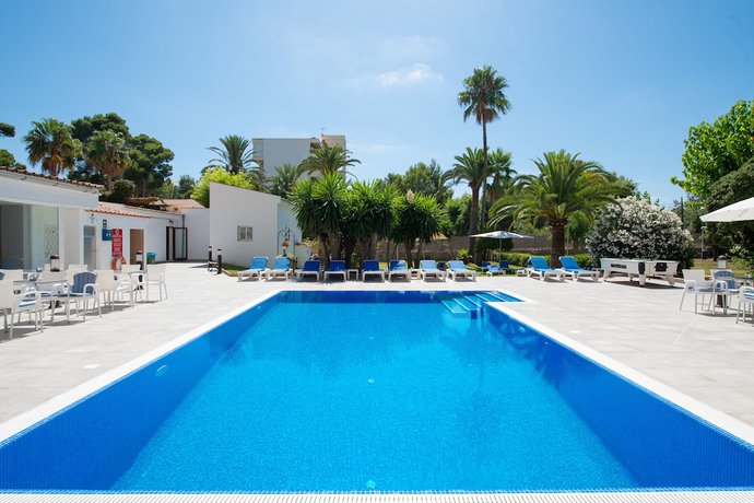 Imagen de la piscina del Hotel Nura Condor. Foto 19