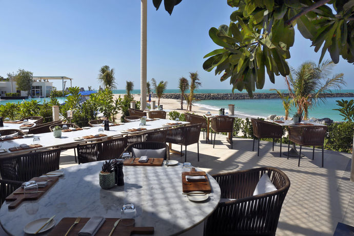 Imagen del bar/restaurante del Hotel Nurai Island Resort. Foto 5