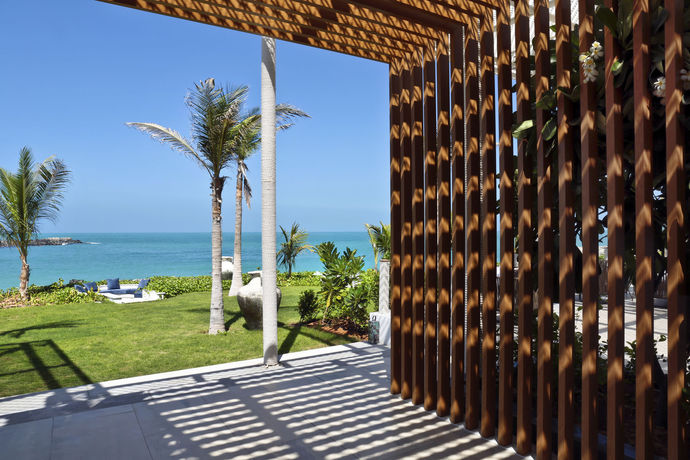 Imagen del bar/restaurante del Hotel Nurai Island Resort. Foto 7