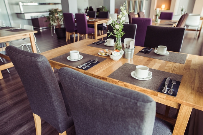 Imagen del bar/restaurante del Hotel Nuria. Foto 4