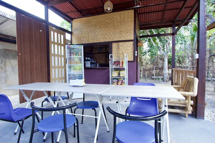 Imagen del bar/restaurante del Hotel Nusa Penida Pudak Nature Bungalow. Foto 5