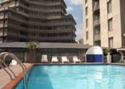 Imagen de la piscina del Hotel Nutibara Express. Foto 3