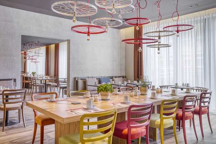 Imagen del bar/restaurante del Hotel N&uuml;rnberg City Center by Leonardo. Foto 5