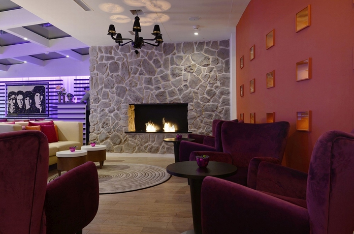 Imagen del bar/restaurante del Hotel N'vy. Foto 7