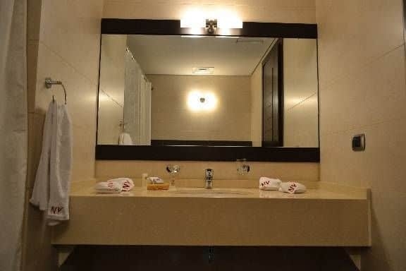 Imagen de la habitación del Hotel Ny Suites. Foto 13