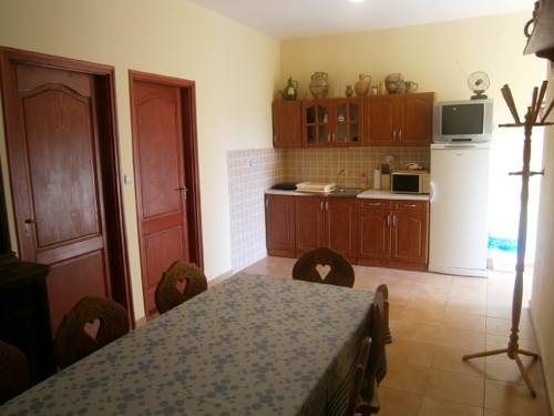 Imagen general del Hotel Ny&aacute;rf&aacute;s Vend&eacute;gh&aacute;z. Foto 13