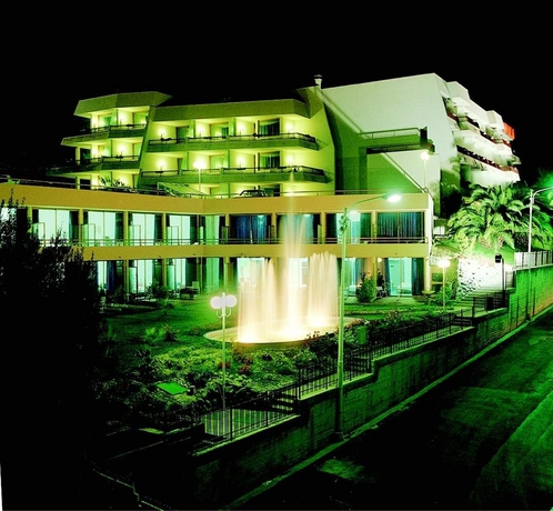 Imagen de los exteriores del Hotel Nyala Suite Sanremo. Foto 8