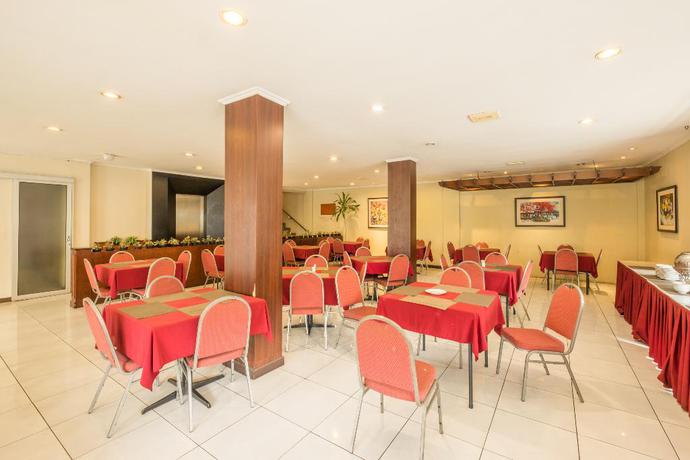 Imagen del bar/restaurante del Hotel Nyland Pasteur. Foto 3