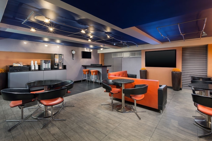 Imagen del bar/restaurante del Hotel Nyma The New York Manhattan. Foto 2