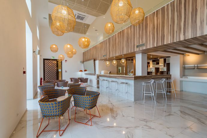 Imagen del bar/restaurante del Hotel Nympha All Inclusive - Riviera Holiday Club. Foto 3