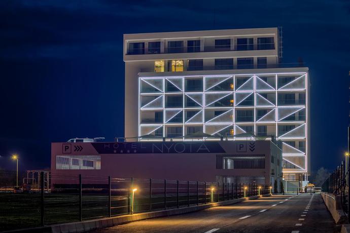 Imagen de los exteriores del Hotel Nyota and Conference Center. Foto 12