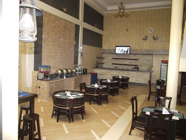 Imagen del bar/restaurante del Hotel Nyumbanis and Resorts. Foto 9