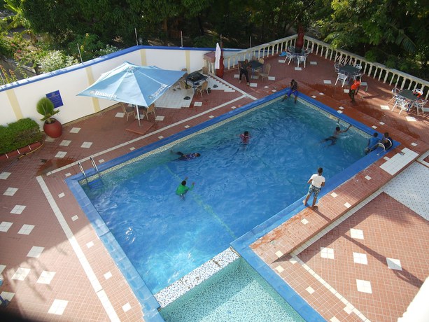 Imagen de la piscina del Hotel Nyumbanis and Resorts. Foto 20