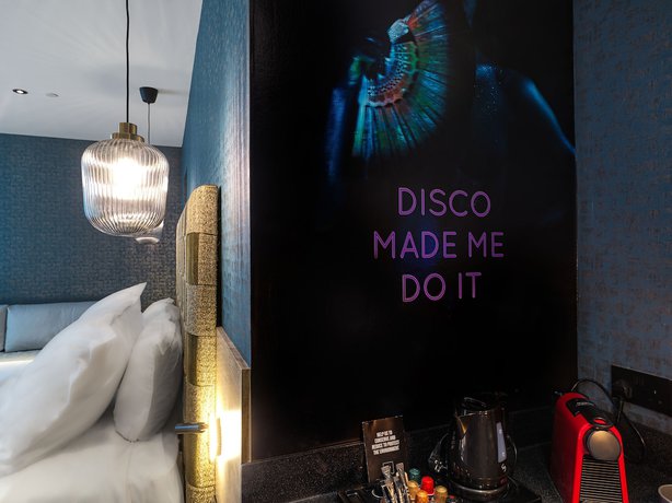 Imagen de la habitación del Hotel Nyx Limassol By Leonardos. Foto 18