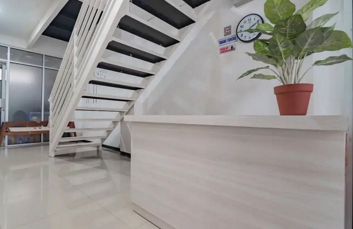 Imagen de los interiores del Hotel O 95063 Afifah Syariah Guest House Manado. Foto 8