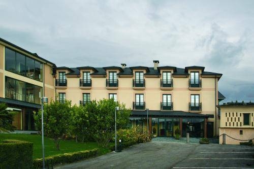 Imagen de los exteriores del Hotel O Cabazo. Foto 11