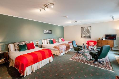 Imagen de la habitación del Hotel O Donovans. Foto 3