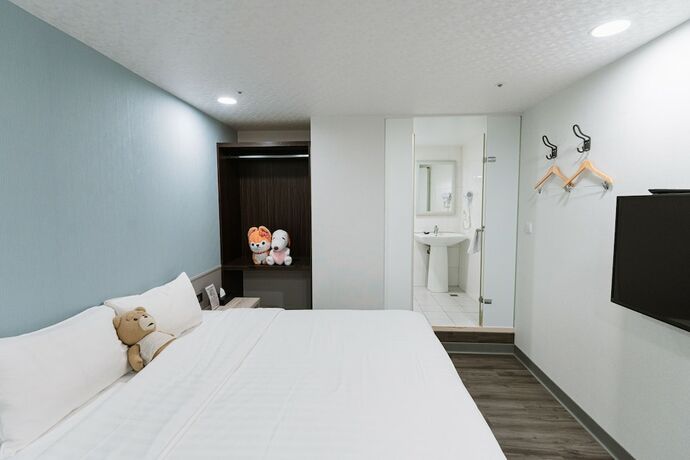Imagen de la habitación del Hotel O Fun. Foto 15