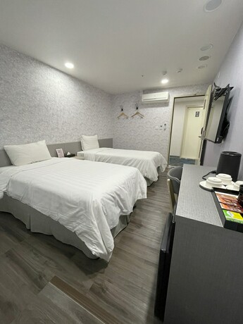 Imagen de la habitación del Hotel O Fun. Foto 19